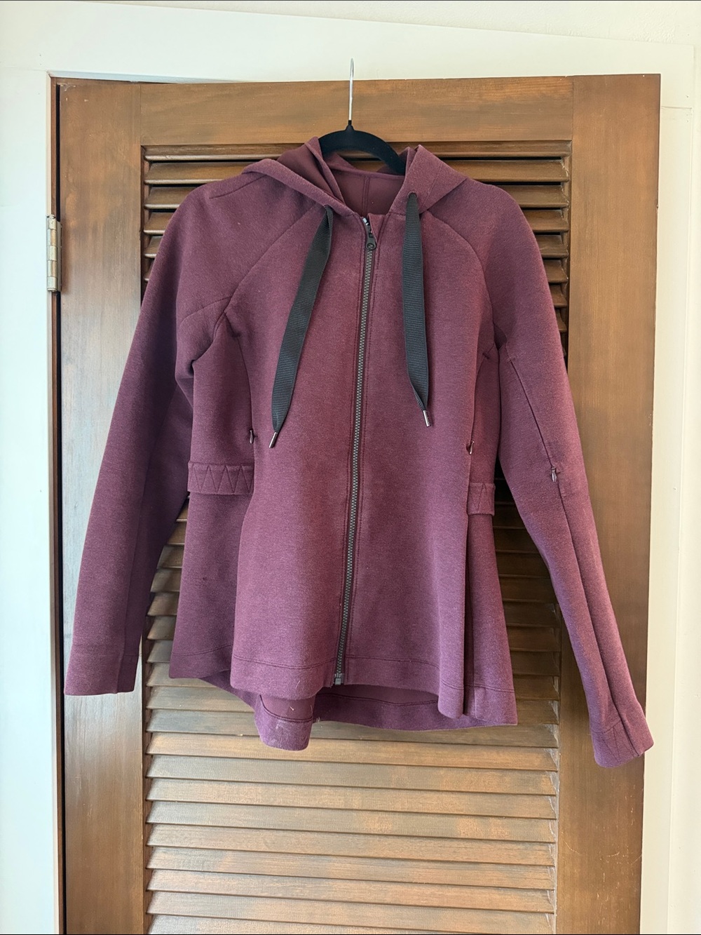 Lululemon Women's Zip-Up Hoodie Jacket in Deep Plum- Peplum